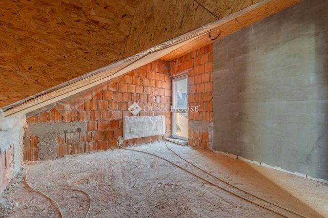 Eladó családi ház, Gödön 102.9 M Ft, 6 szobás