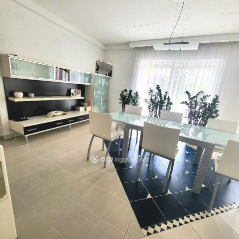 Eladó családi ház, Debrecenben 850 M Ft, 4 szobás