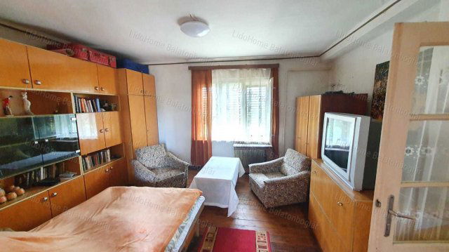 Eladó családi ház, Balatonbogláron 43.9 M Ft, 2 szobás