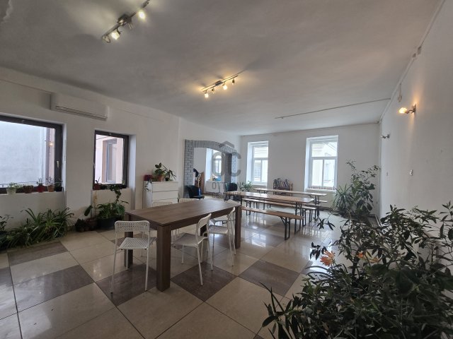 Eladó üzlethelyiség, Gyöngyösön 79 M Ft / költözzbe.hu