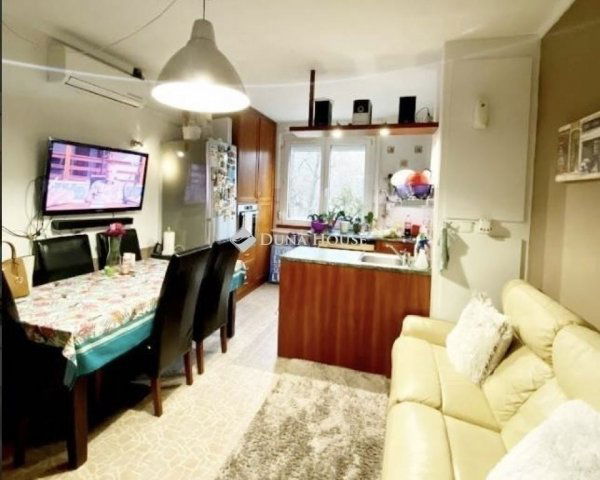 Eladó panellakás, Budapesten, X. kerületben 75.9 M Ft, 2+2 szobás