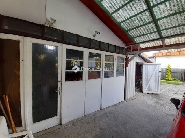 Eladó családi ház, Gödöllőn 120 M Ft, 5 szobás