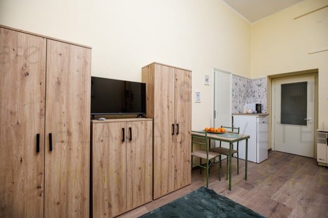 Kiadó téglalakás, albérlet, Szegeden, Bartók téren, 1+1 szobás