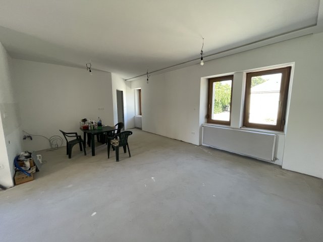 Eladó téglalakás, Veszprémben 86 M Ft, 3 szobás