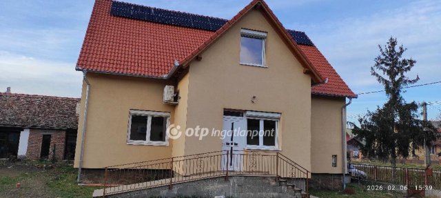 Eladó családi ház, Aranyosgadányban 98 M Ft, 6 szobás