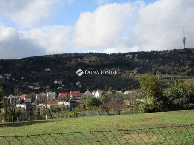 Eladó téglalakás, Pécsett 66.99 M Ft, 3 szobás