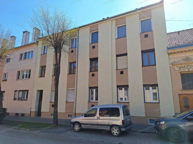 Eladó téglalakás, Sopronban 55 M Ft, 3 szobás