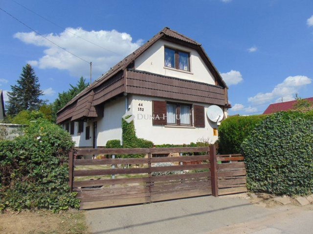 Eladó családi ház, Pécsett, Donátusi úton 84.9 M Ft, 4 szobás