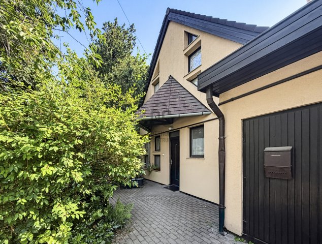 Eladó családi ház, Szentendrén 109.9 M Ft, 5 szobás