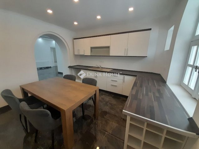 Eladó családi ház, Békéscsabán, Bajza utcában 75.9 M Ft