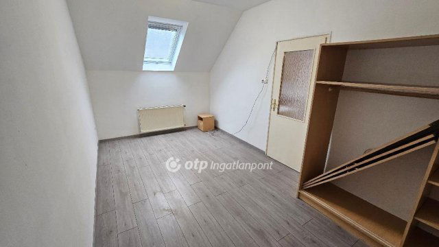 Eladó téglalakás, Egerben 45 M Ft, 2 szobás