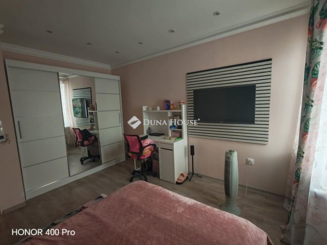 Eladó családi ház, Érden 89.9 M Ft, 5 szobás
