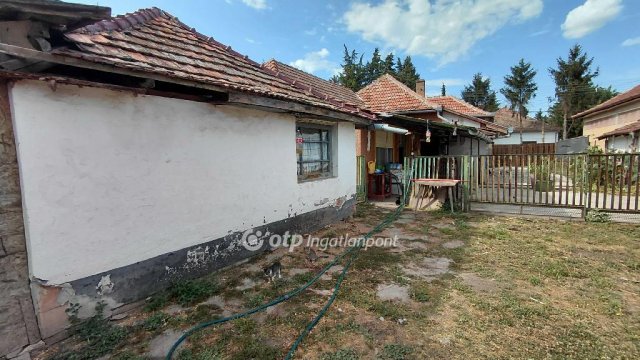 Eladó családi ház, Csanádapácán 17.5 M Ft, 1+2 szobás