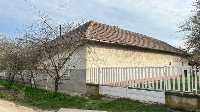 Eladó családi ház, Cibakházán 8.5 M Ft, 3 szobás