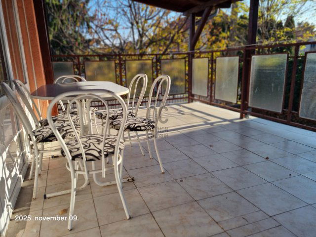 Eladó nyaraló, Balatonakarattyán 68 M Ft, 4 szobás