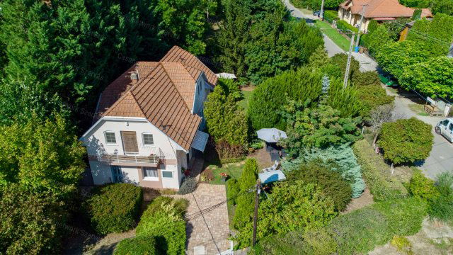 Eladó családi ház, Szarvason 92 M Ft, 5 szobás
