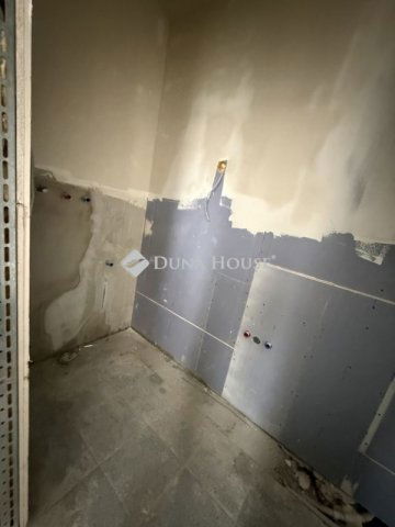 Eladó téglalakás, Budapesten, XXI. kerületben 21 M Ft, 1 szobás