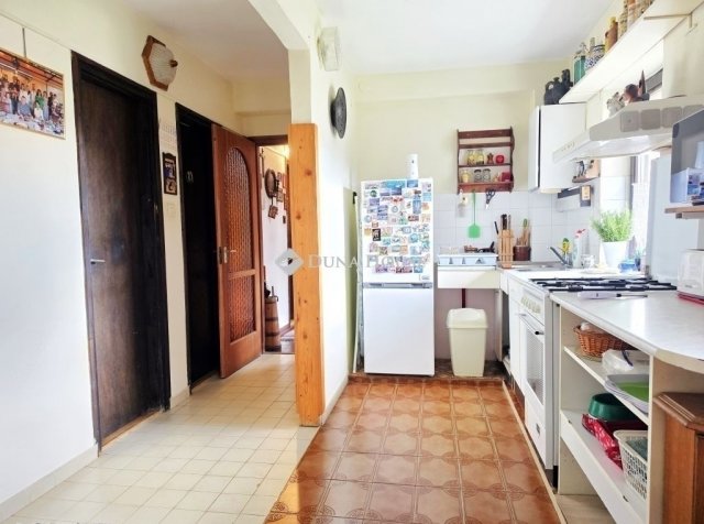 Eladó családi ház, Pécsett 84.9 M Ft, 4 szobás