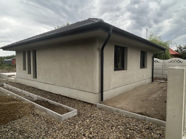 Eladó családi ház, Abonyban 65 M Ft, 2 szobás