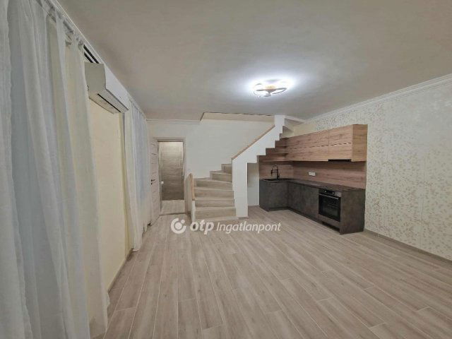 Eladó téglalakás, Budapesten, V. kerületben 119.99 M Ft