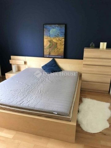 Eladó panellakás, Pécsett 63 M Ft, 2 szobás