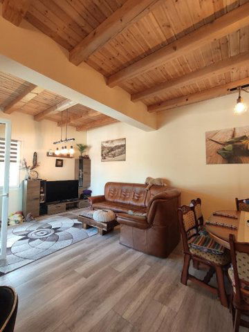 Eladó családi ház, Vértessomlón 114.9 M Ft, 5 szobás