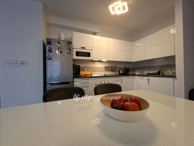 Eladó téglalakás, Gyömrőn 84.9 M Ft, 3 szobás