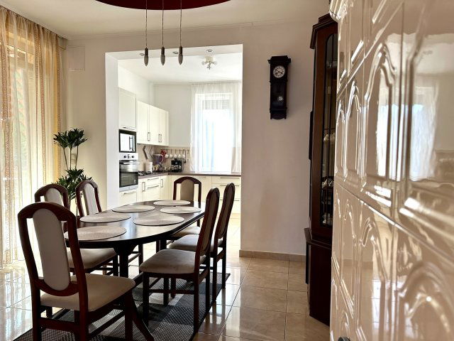 Eladó családi ház, Győrött 157.5 M Ft, 5 szobás