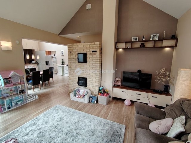 Eladó családi ház, Gárdonyban 229.9 M Ft, 4 szobás