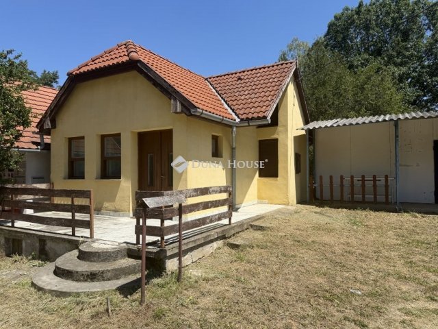 Eladó üzlethelyiség, Borgátán 12 M Ft / költözzbe.hu