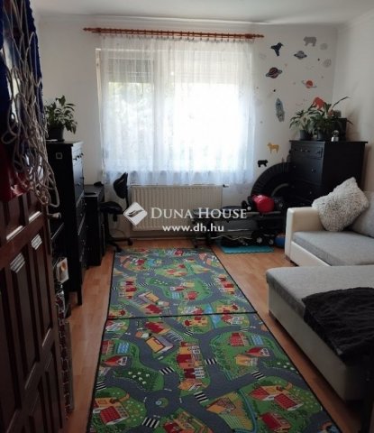 Eladó téglalakás, Vácon 70.5 M Ft, 1+2 szobás