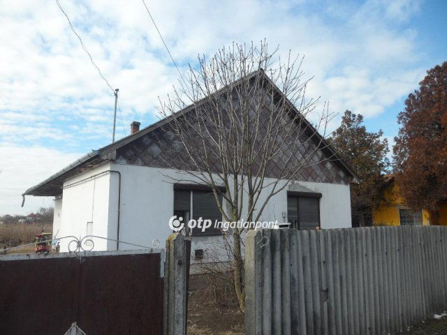 Eladó családi ház, Hajdúszováton 23 M Ft, 2+1 szobás
