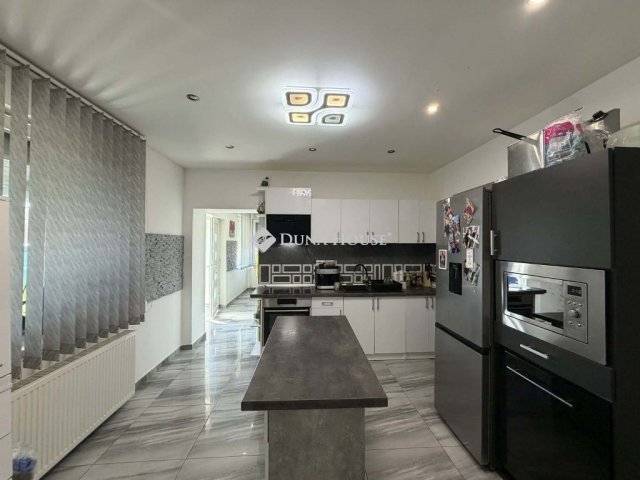 Eladó családi ház, Pilisen 69.9 M Ft, 3 szobás