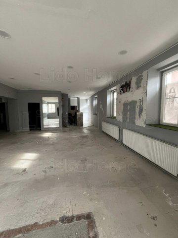 Eladó üzlethelyiség, Várpalotán 89.9 M Ft