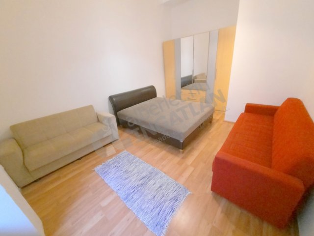 Kiadó téglalakás, albérlet, V. kerületben, Kálmán Imre utcában