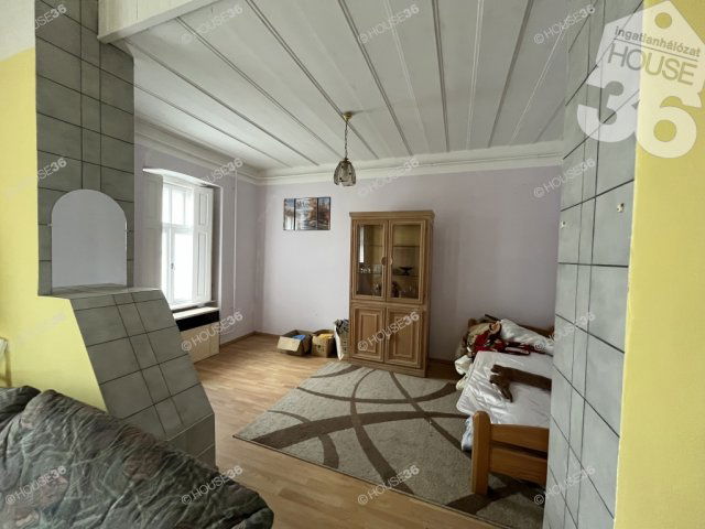 Eladó családi ház, Solton 67.9 M Ft, 3 szobás