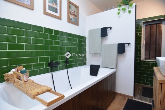 Eladó mezogazdasagi ingatlan, Cserkeszőlőn 46.5 M Ft, 4 szobás