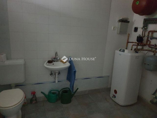 Eladó téglalakás, Budakeszin 140 M Ft, 5 szobás