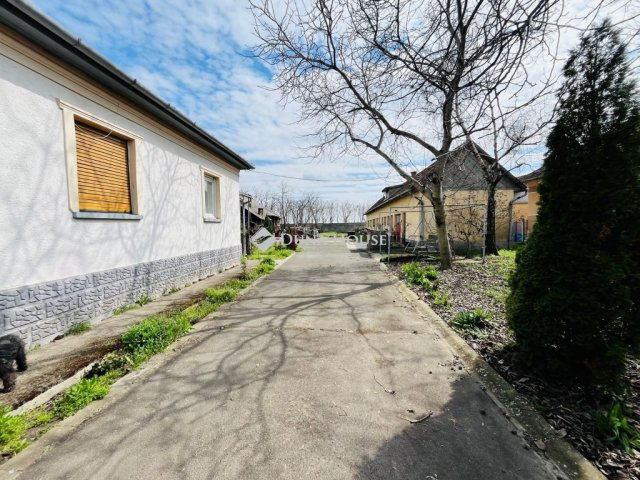 Eladó családi ház, Szentmártonkátán 45 M Ft, 4 szobás