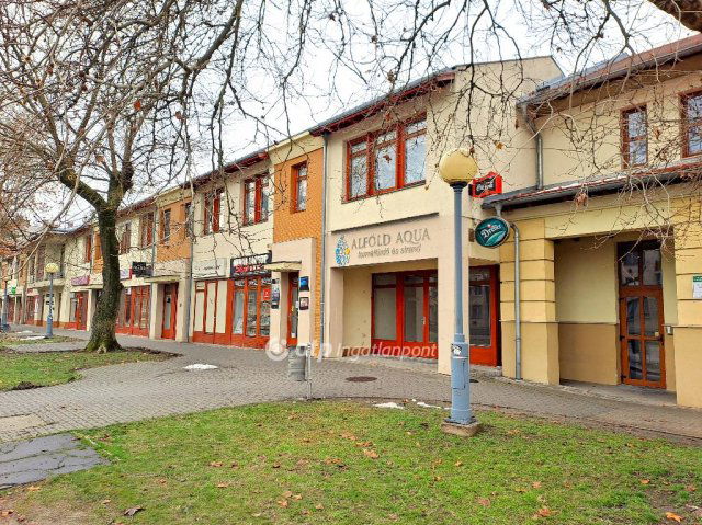 Eladó üzlethelyiség, Nagykőrösön 32 M Ft