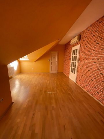 Eladó családi ház, Budapesten, III. kerületben 429 M Ft