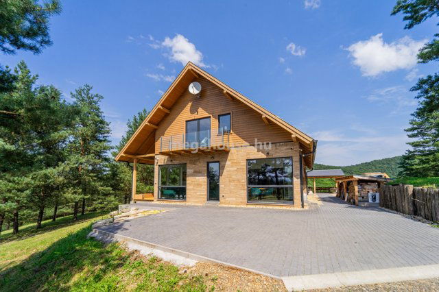 Eladó családi ház, Bükkszéken 168.5 M Ft, 5+1 szobás