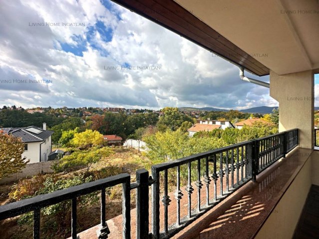 Eladó családi ház, Szentendrén 224.9 M Ft, 9 szobás