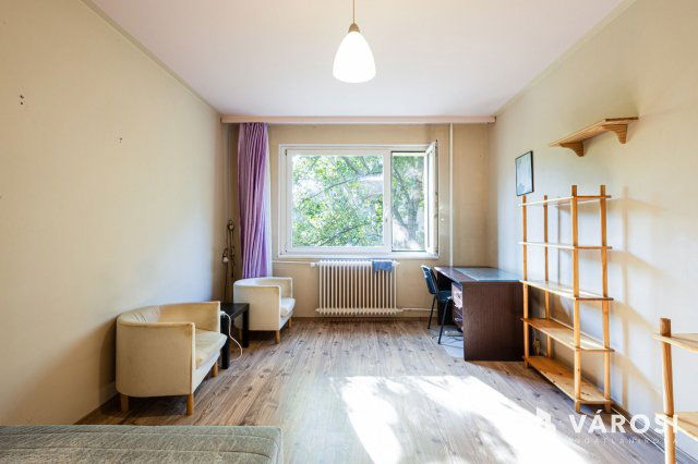 Eladó panellakás, Szegeden 37.4 M Ft, 2 szobás