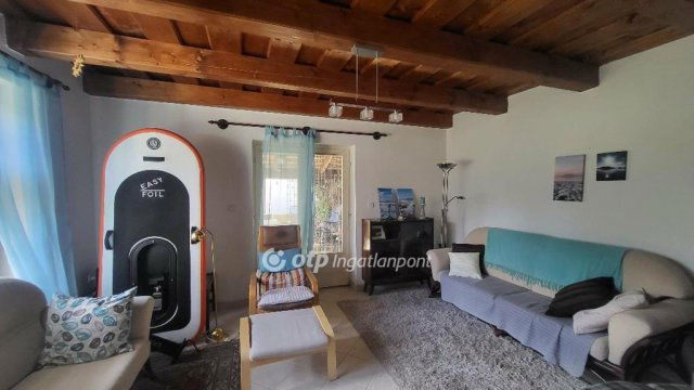 Eladó sorház, Lesenceistvándon 59.9 M Ft, 3 szobás