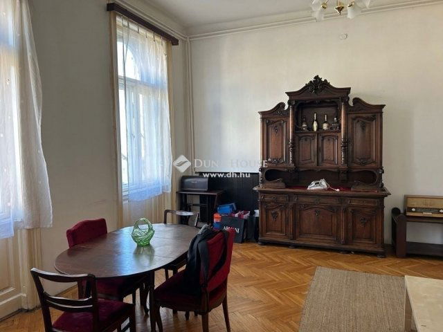 Eladó téglalakás, Budapesten, VIII. kerületben 61.5 M Ft