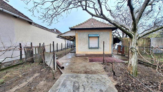 Eladó családi ház, Szigetszentmiklóson 69.9 M Ft, 3 szobás