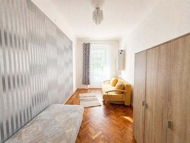 Eladó téglalakás, Budapesten, IV. kerületben, Váci úton