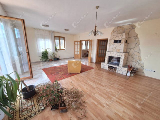 Eladó családi ház, Miskolcon 109 M Ft, 7 szobás