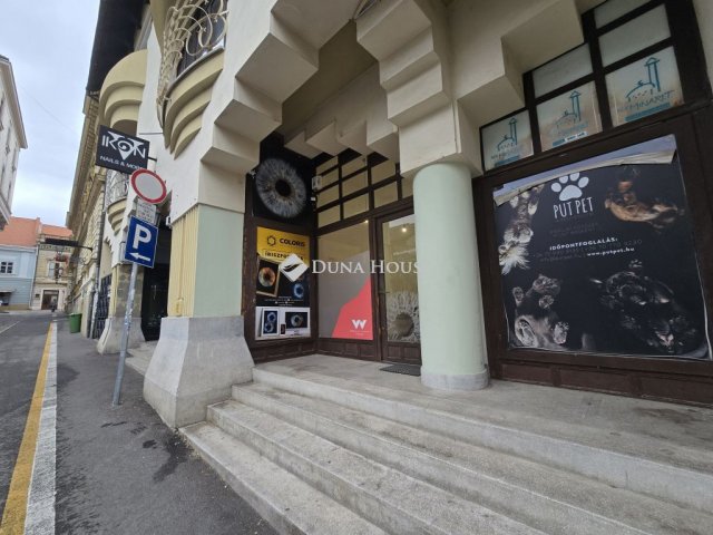 Kiadó üzlethelyiség, Pécsett, Kazinczy utcában 120 E Ft / hó